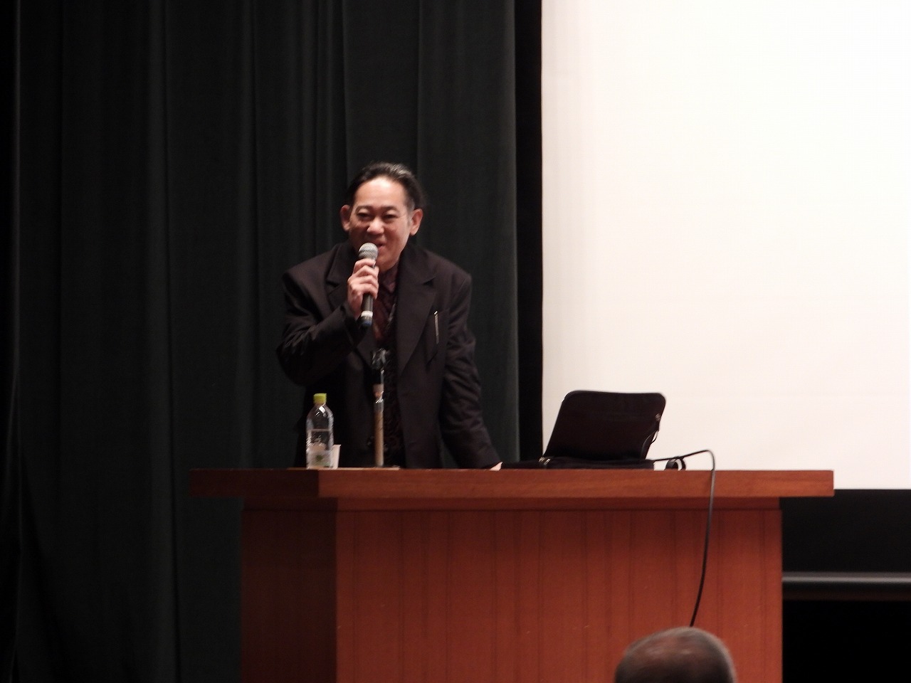 u58-c881bfdf83e21c39717e27a9d472d8d9